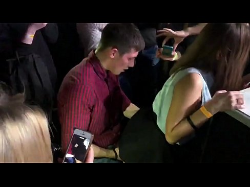 ❤️ በሩስያ የምሽት ክበብ ውስጥ እውነተኛ ወሲብ. የ18 ዓመቷ ሩሲያዊት ልጃገረድ በፊንጢጣ እና በሴት ብልት ውስጥ በምሽት ክበብ ውስጥ ተበዳች። ❤️❌ በቤት የተሰራ የወሲብ ፊልም